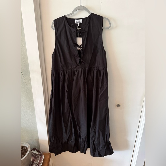 Ganni Black Sleeveless Midi Dress with Front Tie Details - Picture 4 of 6